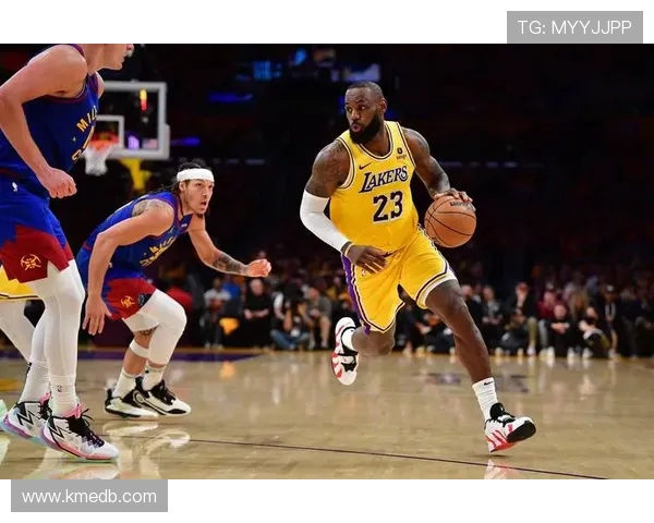 国王队与湖人队激战正酣谁能在这场对决中笑到最后